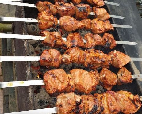 Schaschlik über der Glut